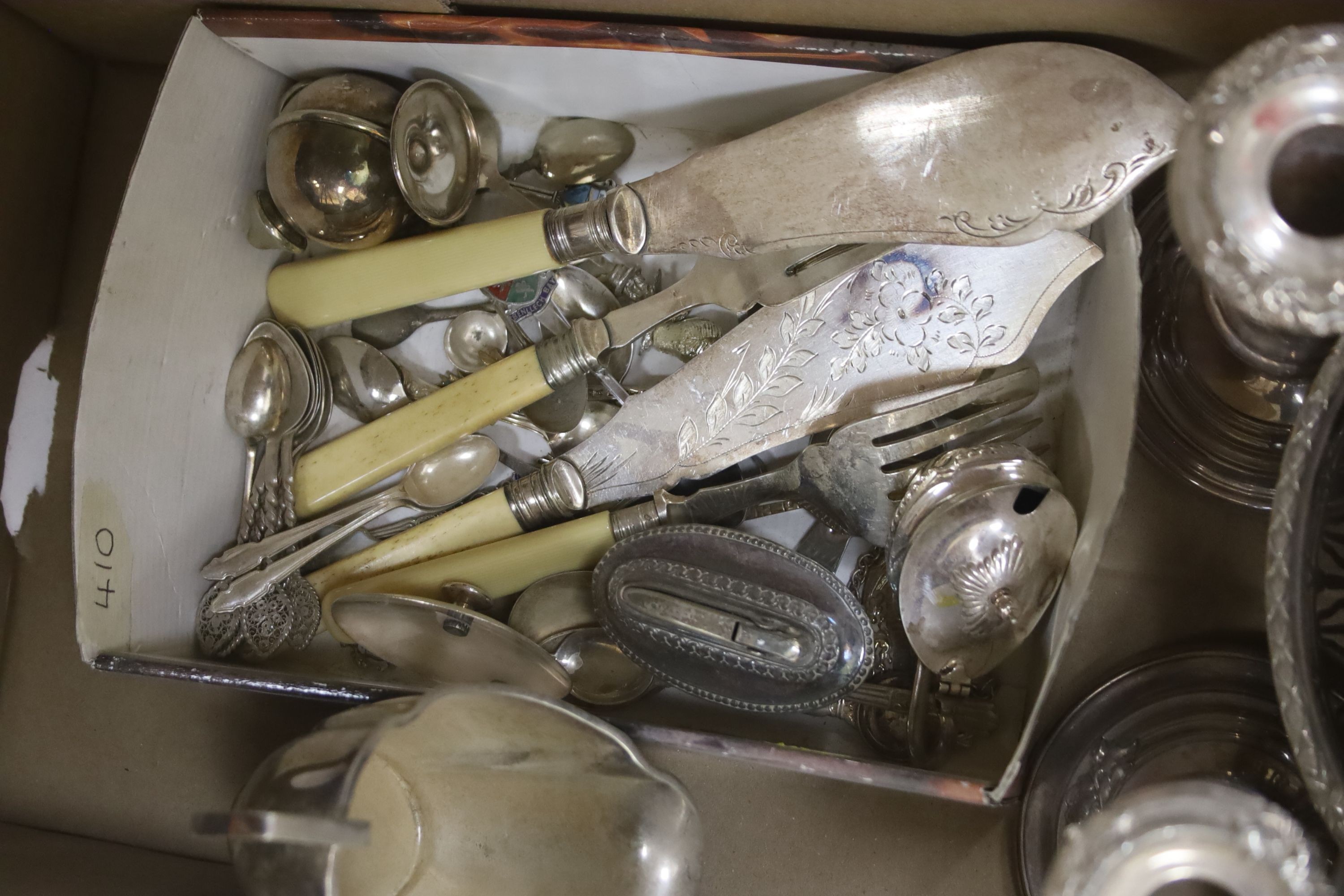 A quantity of assorted silver plate